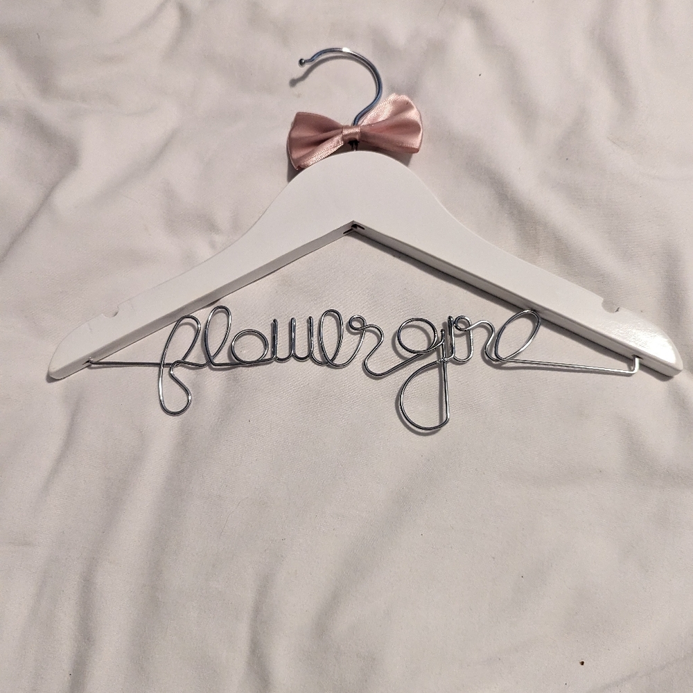 Flower girl hanger